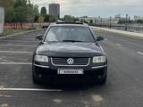 Volkswagen Passat 2003 годаfor2 800 000 тг. в Астана – фото 2