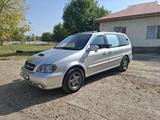 Kia Carnival 2005 годаүшін2 500 000 тг. в Шымкент – фото 3