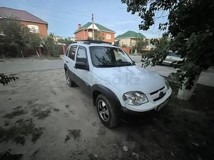 Chevrolet Niva 2014 года за 3 300 000 тг. в Атырау – фото 2