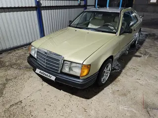 Mercedes-Benz E 230