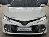 Toyota Camry 2018 года за 13 800 000 тг. в Алматы