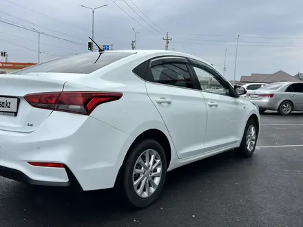 Hyundai Accent 2018 года за 6 800 000 тг. в Шымкент – фото 10