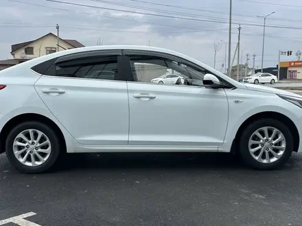 Hyundai Accent 2018 года за 6 800 000 тг. в Шымкент – фото 11