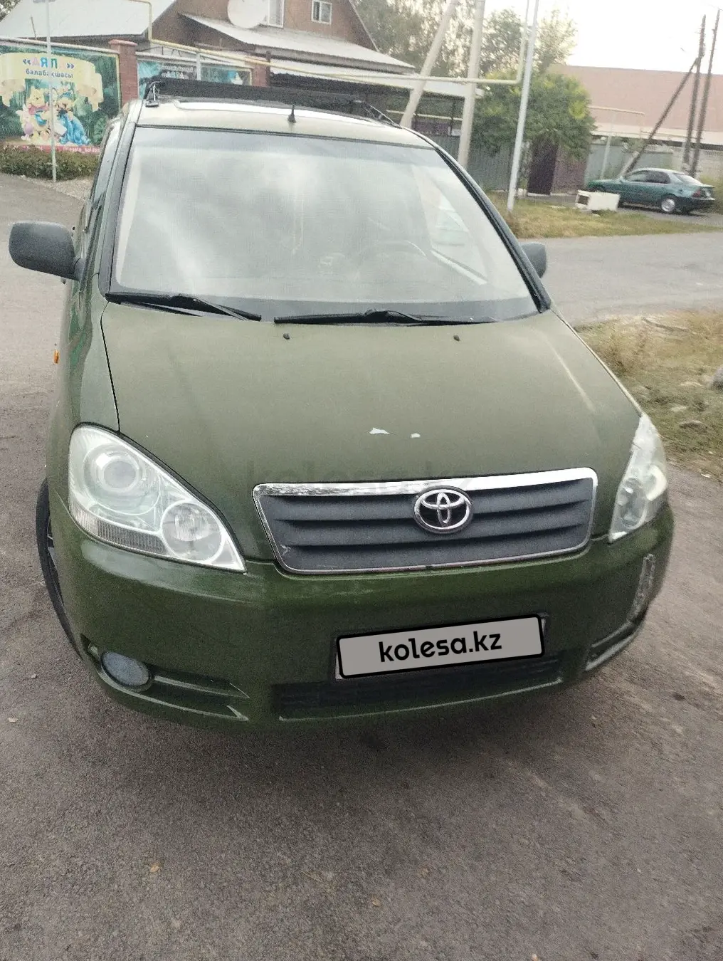 Toyota Avensis Verso, 2003