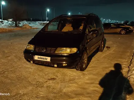 Volkswagen Sharan 1996 года за 2 500 000 тг. в Актобе – фото 12