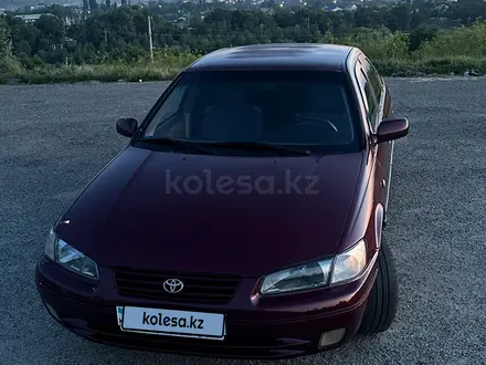 Toyota Camry 1997 года за 3 300 000 тг. в Талдыкорган – фото 2