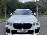 BMW X5 2020 года за 38 000 000 тг. в Алматы – фото 2