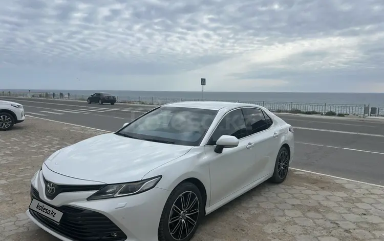 Toyota Camry 2019 года за 14 500 000 тг. в Актау