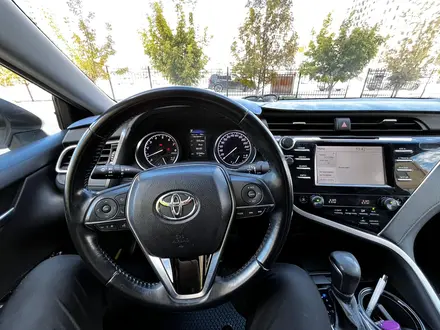 Toyota Camry 2019 года за 14 500 000 тг. в Актау – фото 8