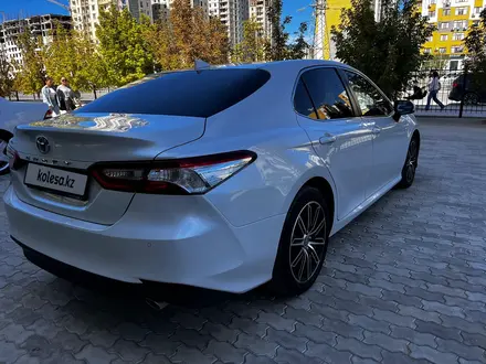 Toyota Camry 2019 года за 14 500 000 тг. в Актау – фото 9