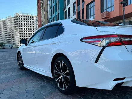 Toyota Camry 2018 года за 12 000 000 тг. в Актау – фото 4