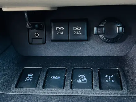Toyota Highlander 2016 года за 13 000 000 тг. в Атырау – фото 19