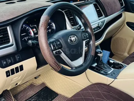 Toyota Highlander 2016 года за 13 000 000 тг. в Атырау – фото 15