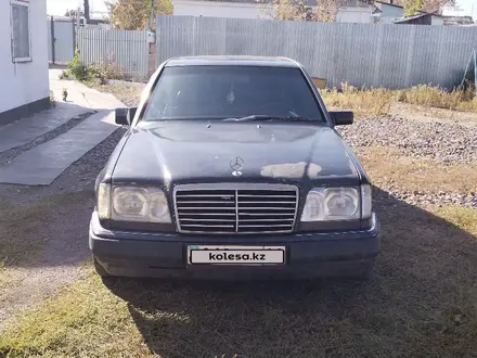 Mercedes-Benz E 300 1990 года за 1 700 000 тг. в Караганда