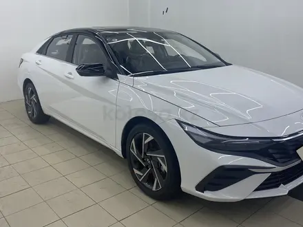 Hyundai Elantra 2023 года за 11 100 000 тг. в Алматы – фото 3