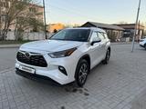 Toyota Highlander 2023 года за 23 550 000 тг. в Семей