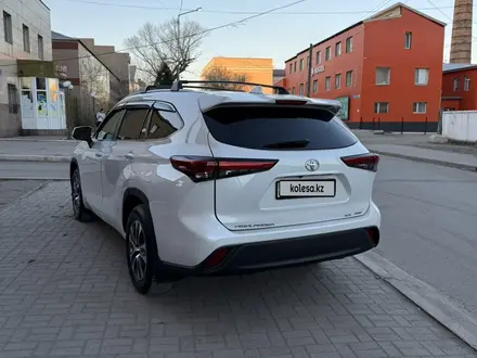 Toyota Highlander 2023 года за 23 550 000 тг. в Семей – фото 5