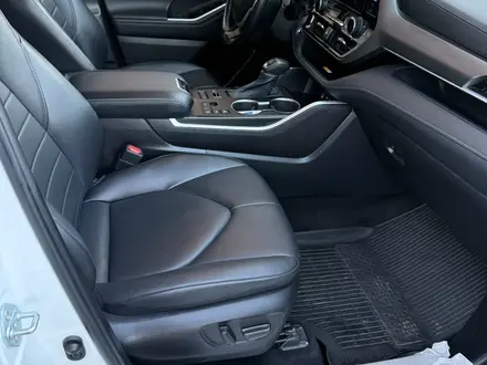 Toyota Highlander 2023 года за 23 550 000 тг. в Семей – фото 7
