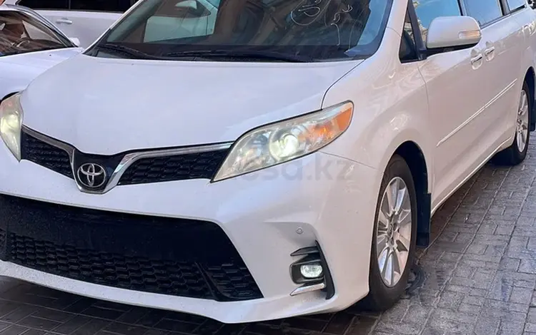 Toyota Sienna 2013 года за 8 500 000 тг. в Актобе