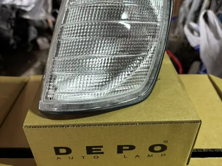 Поворотник на Mercedes W124 за 7 000 тг. в Астана