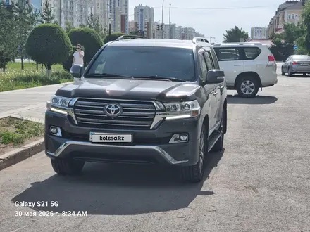 Toyota Land Cruiser 2017 года за 36 000 000 тг. в Астана