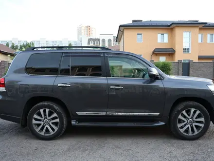 Toyota Land Cruiser 2017 года за 36 000 000 тг. в Астана – фото 5