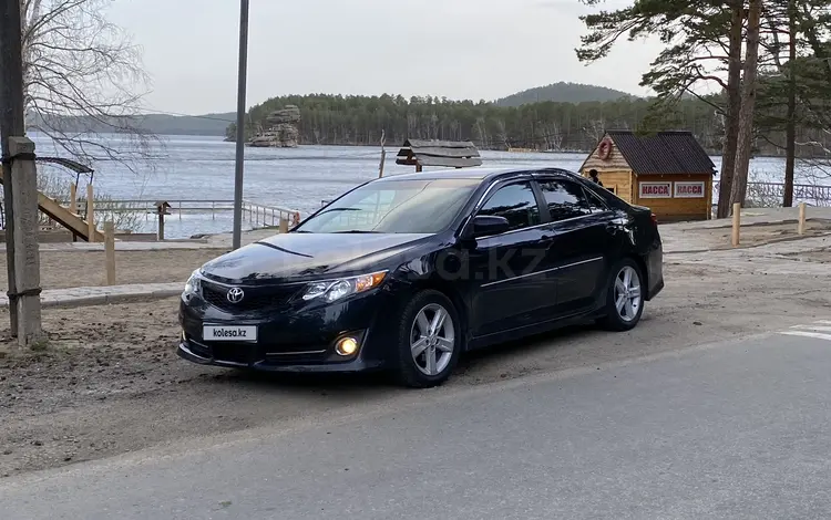 Toyota Camry 2013 года за 8 500 000 тг. в Атырау