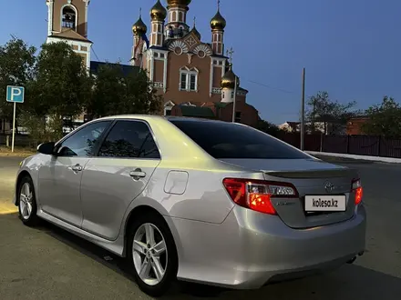 Toyota Camry 2012 года за 6 000 000 тг. в Атырау – фото 2