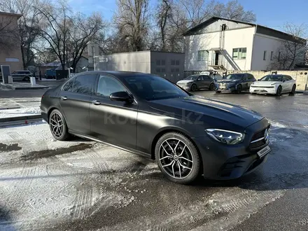 Mercedes-Benz E 200 2022 года за 31 000 000 тг. в Алматы