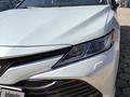 Toyota Camry 2021 года за 13 490 000 тг. в Актобе – фото 14