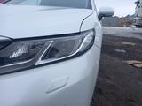 Toyota Camry 2021 года за 13 600 000 тг. в Актобе – фото 5