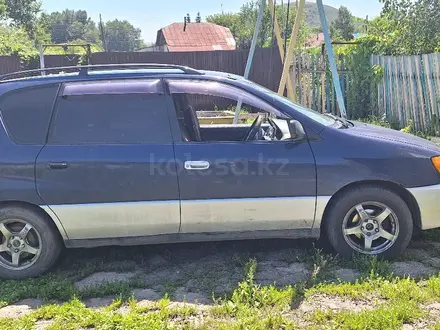 Toyota Ipsum 1996 года за 3 100 000 тг. в Усть-Каменогорск – фото 2