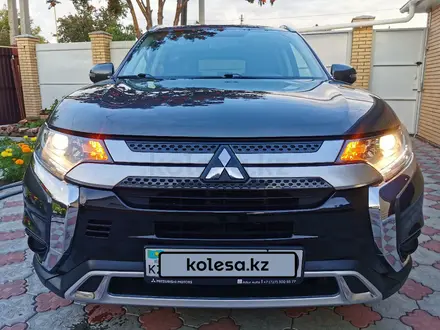 Mitsubishi Outlander 2019 года за 9 990 000 тг. в Костанай – фото 3