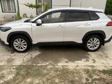 Toyota Corolla Cross 2024 года за 10 700 000 тг. в Атырау – фото 3