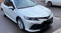 Toyota Camry 2023 года за 16 500 000 тг. в Астана – фото 2