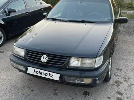 Volkswagen Passat 1995 года за 900 000 тг. в Караганда – фото 6