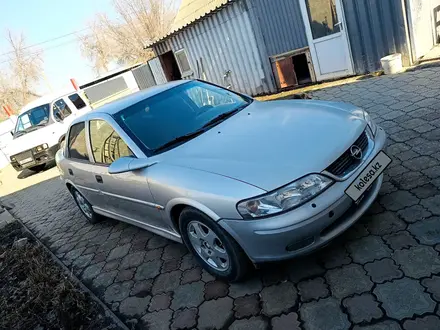 Opel Vectra 2001 года за 2 000 000 тг. в Актобе – фото 2