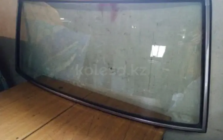 Резинка (уплотнитель) лобового стекла за 30 000 тг. в Алматы