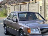 Mercedes-Benz E 220 1993 года за 1 800 000 тг. в Тараз