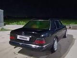 Mercedes-Benz E 220 1991 года за 1 600 000 тг. в Алматы – фото 4