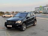 Mercedes-Benz ML 500 2005 года за 4 500 000 тг. в Актобе – фото 5