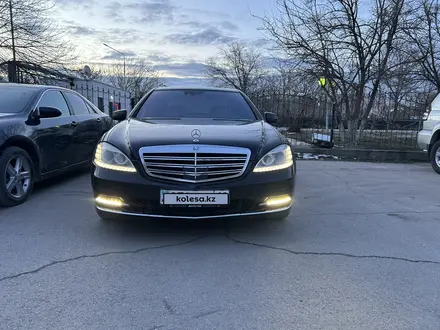 Mercedes-Benz S 500 2007 года за 7 000 000 тг. в Жанаозен