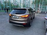 Hyundai Santa Fe 2014 года за 9 700 000 тг. в Астана – фото 2