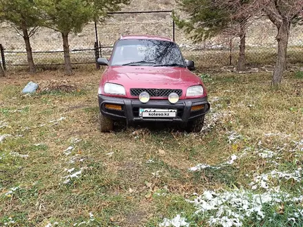 Toyota RAV4 1996 года за 2 000 000 тг. в Усть-Каменогорск – фото 3