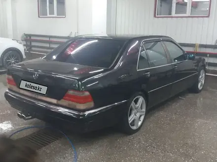 Mercedes-Benz S 500 1996 года за 4 000 000 тг. в Усть-Каменогорск – фото 36