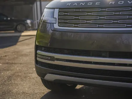 Land Rover Range Rover 2022 года за 140 000 000 тг. в Алматы – фото 21