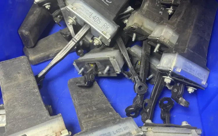 Огранечитель двери за 100 000 тг. в Алматы