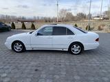 Mercedes-Benz E 320 2000 года за 4 500 000 тг. в Жаркент – фото 2