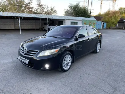 Toyota Camry 2010 года за 9 050 000 тг. в Караганда – фото 2