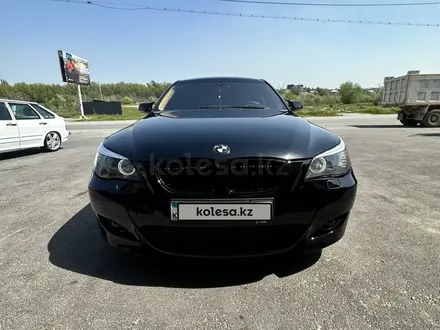 BMW 550 2006 года за 9 500 000 тг. в Шымкент – фото 4